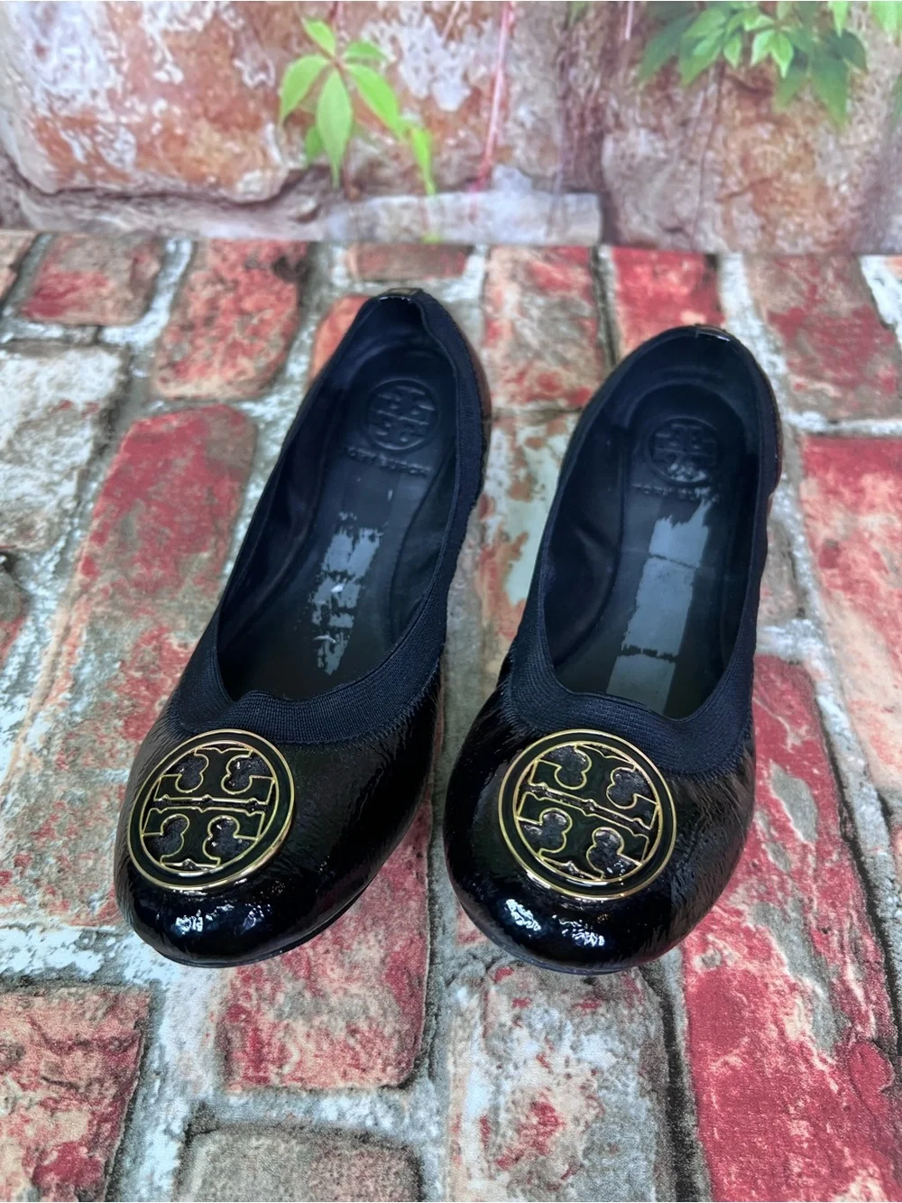 TORY BURCH Caroline Black Patent Leather Slip On Balletcore Logo Flats, 6.5M